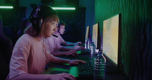 إمبراطوريات الترفيه الرقمي: كيف صنعت الألعاب الإلكترونية الأكثر شهرة عالماً لثقافة القرن الحادي والعشرين