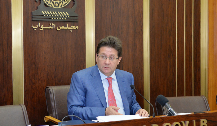 إصلاح المصارف أمام اختبار الودائع وتوزيع الخسائر